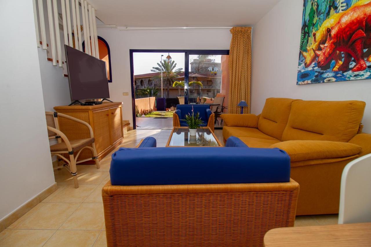 Duplex With Free Wifi And Private Garden Meloneras